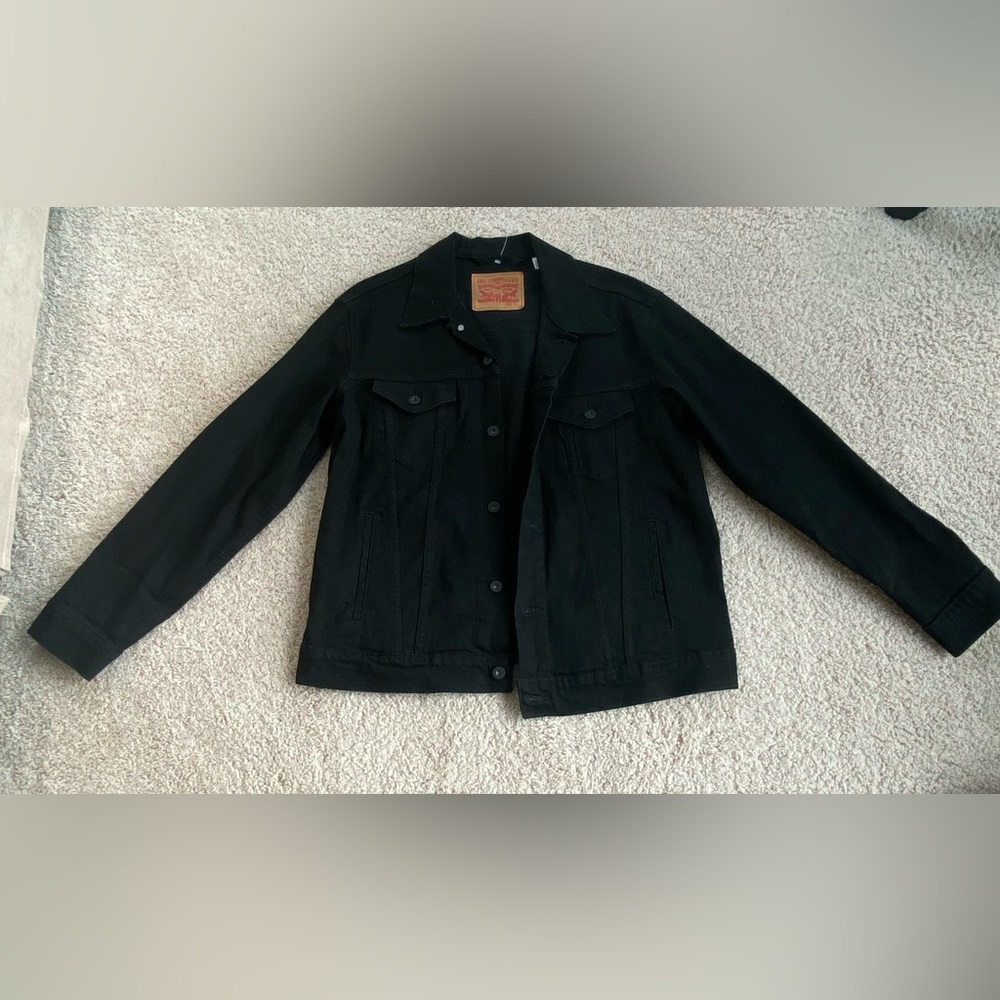 Black Levi’s Denim Jacket